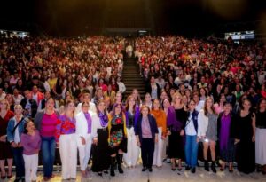 CONVOCA ENCUENTRO METROPOLITANO CUIDÁNDONOS, NOS IMPULSAMOS A MÁS DE DOS MIL MUJERES