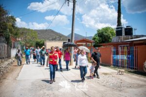 YUNI BENÍTEZ IMPULSA OBRA DE MEJORAMIENTO VIAL EN ENCINO SOLO, FORTALECIENDO EL DESARROLLO COMUNITARIO