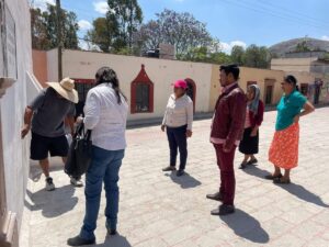 SUPERVISIÓN DE LA FACHADA RECIENTEMENTE RESTAURADA EN TOLIMÁN