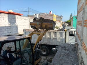 SERVICIOS PÚBLICOS REALIZA LIMPIEZA,  DESAZOLVE Y  DESHIERBE EN DRENES DE SAN JUAN DEL RÍO