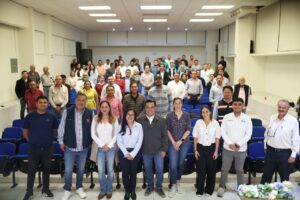 PRESENTA LUIS NAVA PROGRAMAS SOCIALES A COLEGIO DE ARQUITECTOS DE SAN JUAN DEL RÍO