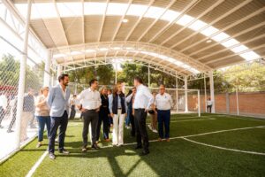 ACUDE FELIFER MACÍAS A LA CEREMONIA DE HONORES A LA BANDERA Y ENTREGA DE OBRAS EN LA COLONIA SAUCES
