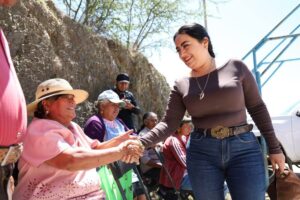 LA PRESIDENTA MUNICIPAL ANA KAREN JIMÉNEZ, CONTINÚA CON EL RECORRIDO DE CELEBRACIÓN CON MOTIVO DEL DÍA DEL NIÑO Y EL DÍA DE LAS MADRES.