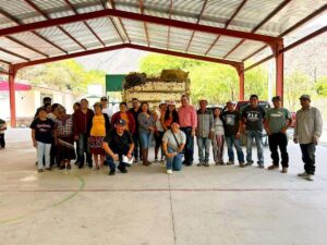 ENTREGA DE TUBERÍA Y DESPENSAS EN BENEFICIO DE LOS HABITANTES DE LA COMUNIDAD DE MEDIAS COLORADAS, SAN JOAQUÍN