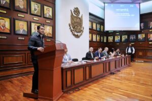 ASISTE FELIFER MACÍAS A LA TOMA DE PROTESTA DE LA CANACOPE QUERÉTARO PARA EL PERIODO DE 2026-2027