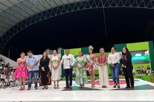 LA PRESIDENTA MUNICIPAL DE PINAL DE AMOLES, LUPITA RAMÍREZ, ACOMPAÑÓ AL ING. ADELAIDO CABAÑAS HERNÁNDEZ,