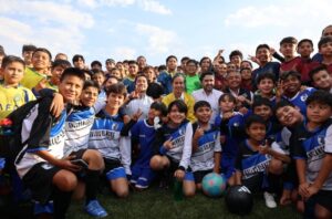 ENTREGAN AUTORIDADES REHABILITACIÓN DE CANCHA DE FÚTBOL EN EL TINTERO
