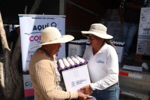 ENTREGA LUIS NAVA CANASTAS ALIMENTARIAS EN EL MARQUÉS