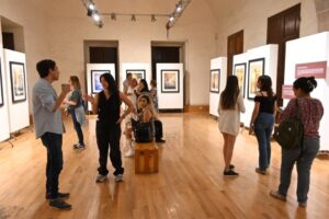 INAUGURA CUAUHTÉMOC VELÁZQUEZ SU EXPOSICIÓN SERES DE LUZ