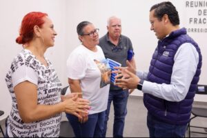 CHEPE GUERRERO SE REÚNE CON VECINOS DE PIRÁMIDES PARA ATENDER TEMAS DE SERVICIOS Y PREVENCIÓN DE INUNDACIONES