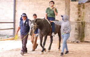DIF CORREGIDORA TRANSFORMA VIDAS CON 2 MIL SESIONES GRATUITAS DE EQUINOTERAPIA