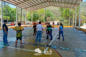 KILÓMETRO DE LIBROS FORTALECE LA EDUCACIÓN EN COMUNIDADES DE LANDA DE MATAMOROS
