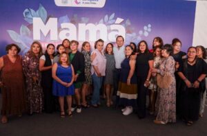 “GRACIAS POR ATENDER CON EL CORAZÓN”: CHEPE GUERRERO RECONOCE A MAMÁS TRABAJADORAS DE CORREGIDORA