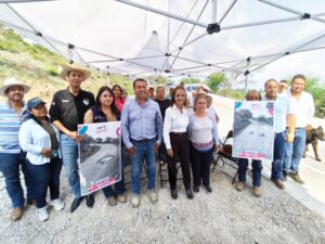 ENTREGA RUBÉN HERNÁNDEZ Y SONIA CARRILLO OBRA DE REHABILITACIÓN DE CAMINO EN LA COMUNIDAD DE AGUA FRÍA
