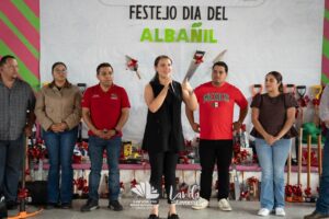 YUNI BENÍTEZ RECONOCE LA LABOR DE QUIENES CONSTRUYEN EL DESARROLLO DE LANDA DE MATAMOROS