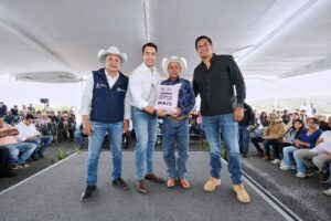 TRABAJAMOS PARA QUE EL PROGRESO Y FUTURO DE QUERÉTARO LLEGUE A TODOS LOS HABITANTES: FELIFER MACÍAS