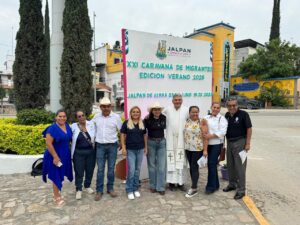 LUPITA RAMÍREZ DA LA BIENVENIDA A MIGRANTES PINALENSES EN SU REGRESO A LA SIERRA GORDA