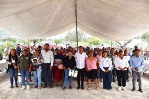 ENCABEZA ALEJO SÁNCHEZ ENTREGA DE APOYOS A 100 FAMILIAS EN SITUACIÓN DE EXTREMA VULNERABILIDAD TOLIMÁN, QRO.