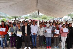 PRESIDENTE MUNICIPAL ALEJO SÁNCHEZ DE SANTIAGO REALIZA ENTREGA DE APOYOS DE MEJORAMIENTO DE VIVIENDA EN SU SEGUNDO DÍA