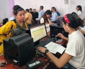 LLAMA AMEQ A ESTUDIANTES Y PERSONAL AL SERVICIO DE LA COMUNIDAD A REFRENDAR SU TARIFA UNIDOS