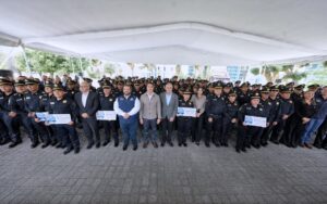 ESTA ES UNA MUESTRA DE LO AGRADECIDOS QUE ESTAMOS CON USTEDES POR SU SERVICIO Y SACRIFICO POR MANTENER LA PAZ: FELIFER MACÍAS