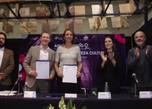 FIRMAN CONVENIO DE COLABORACIÓN TITULARES DE LA SECULT Y EL ROYAL CONSERVATORY OF MUSIC
