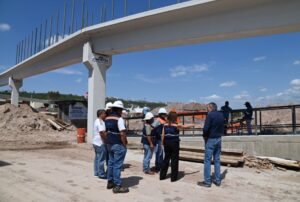 SUPERVISA CEI AVANCE DE PUENTE PEATONAL EN EL ANILLO VIAL JUNÍPERO SERRA