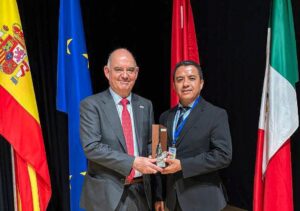 CORREGIDORA RECIBE LA ESCOBA DE PLATINO 2026 POR LA GESTIÓN DE RESIDUOS Y LIMPIEZA URBANA