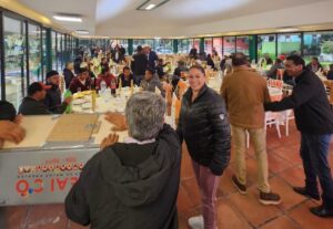 ¡RECONOCE ÓSCAR PÉREZ MARTÍNEZ LA LABOR DE LOS TAXISTAS AMEALCENSES EN EL DÍA DEL PADRE!