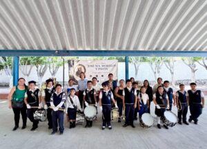 ENTREGA LÓPEZ BIRLAIN INSTRUMENTOS PARA BANDA DE GUERRA A ESTUDIANTES
