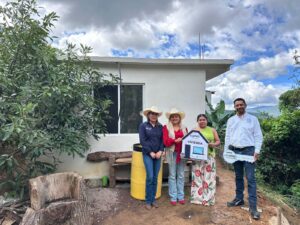 ENTREGA DE CUARTOS DORMITORIOS EN PINAL DE AMOLES.