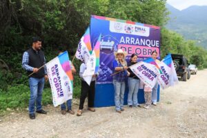 ENCABEZA LUPITA RAMÍREZ ARRANQUE DE OBRA DE RAMPA DE CONCRETO HIDRÁULICO EN COATLÁN DE LOS ÁNGELES.