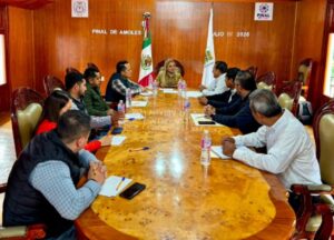 LA PRESIDENTA MUNICIPAL DE PINAL DE AMOLES, LUPITA RAMÍREZ, RECIBIÓ EN EL RECINTO OFICIAL DE CABILDO AL ING. GABRIEL NAVARRETE NAVARRO,