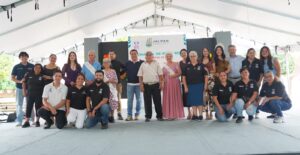 RUBÉN HERNÁNDEZ Y CECI UGALDE ENCABEZAN LA CORONACIÓN DEL REY Y LA REINA DEL CENTRO DE DÍA
