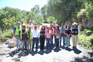 DE LA MANO CON LA CIUDADANÍA, CEI Y GOBIERNO MUNICIPAL DE PINAL DE AMOLES SUPERVISAN EL MEJORAMIENTO DE CAMINO HACIA BUCARELI.