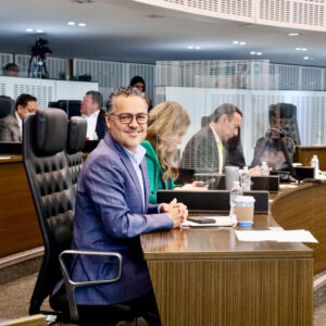 LAS 2 HORAS DE ESTACIONAMIENTO GRATUITO SIN VALIDACIONES NI CONDICIONES: ENRIQUE CORREA
