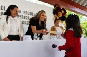 ENCABEZA IRENE QUINTANAR MEJÍA CIERRE DE ACTIVIDADES EN EDUCACIÓN BÁSICA
