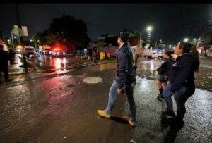 SUPERVISA FELIFER MACÍAS ATENCIÓN POR LLUVIAS EN VILLAS DE SANTIAGO