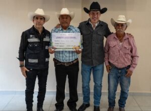FORTALECE EL MARQUÉS AL SECTOR AGROPECUARIO CON ENTREGA DE APOYOS A PRODUCTORES