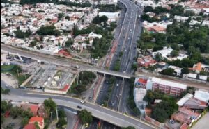 SE EXHORTA A TRANSPORTE DE CARGA A RESPETAR RESTRICCIONES DE CIRCULACIÓN POR OBRAS DEL TREN MÉXICO -QUERÉTARO