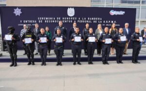 RECONOCE CHEPE GUERRERO A 50 POLICÍAS MUNICIPALES POR SU EFICIENCIA Y COMPROMISO CON CORREGIDORA