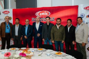 EL PRESIDENTE MUNICIPAL DE EL MARQUÉS, RODRIGO MONSALVO CASTELÁN, ASISTIÓ AL DESAYUNO MENSUAL DE AFILIADOS DE LA CÁMARA MEXICANA DE LA INDUSTRIA DE LA CONSTRUCCIÓN (CMIC),