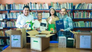 UT SAN JUAN DONA LIBROS A BIBLIOTECAS DE AMEALCO