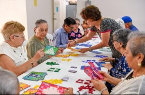 DIF CORREGIDORA IMPULSA EL BIENESTAR DE LAS PERSONAS ADULTAS MAYORES CON TALLERES Y SERVICIOS ESPECIALIZADOS