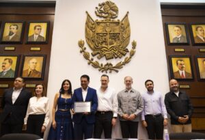 ENTREGA MAURICIO KURI EL DISTINTIVO TALENTO SIN BARRERAS A 20 EMPRESAS INCLUYENTES