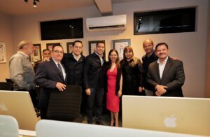 ASISTE FELIFER MACÍAS A LA INAUGURACIÓN DE LAS OFICINAS DEL PERIÓDICO PLAZA DE ARMAS