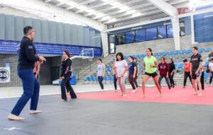 SEGURIDAD PÚBLICA DE CORREGIDORA REALIZA CLASE BÁSICA DE «DEFENSA PERSONAL PARA MUJERES»
