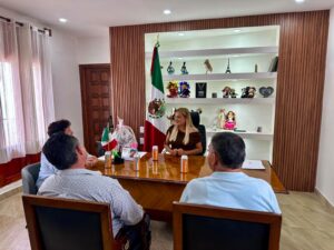 LUPITA RAMÍREZ, PRESIDENTA MUNICIPAL DE PINAL DE AMOLES, SOSTUVO UNA AMENA CHARLA CON EFRAÍN MUÑOZ COSME PARA REVISAR DIVERSOS PROYECTOS ENFOCADOS EN LA SIERRA GORDA.