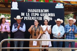 ANA KAREN JIMÉNEZ INAUGURA LA EXPOSICIÓN GANADERA EN EL MARCO DE LAS FIESTAS PATRONALES DE PEÑAMILLER