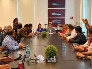 YUNI BENÍTEZ FORTALECE COORDINACIÓN INSTITUCIONAL PARA ACERCAR OPORTUNIDADES DE VIVIENDA A LAS FAMILIAS DE LANDA